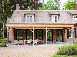 Houten bijgebouwen