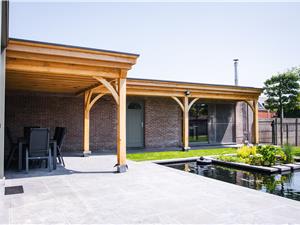 Houten bijgebouwen